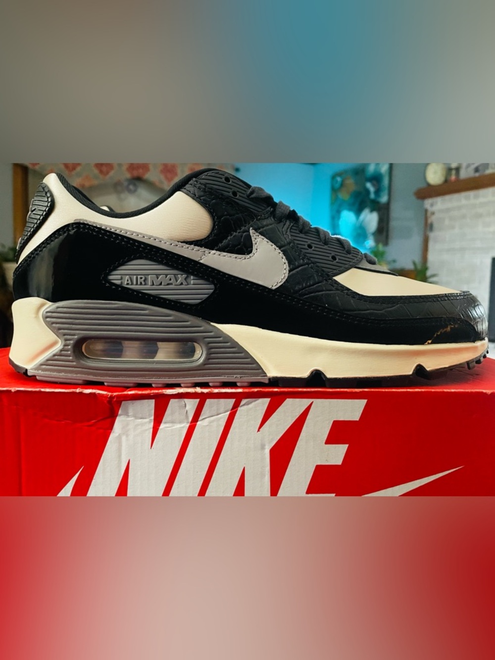 Nike Air Max 90 QS
Smoke Grey “Crocodile”🐊 
$189. Replacement Box.
11M